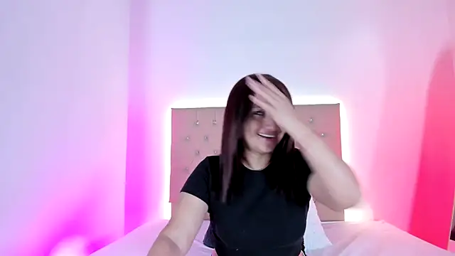 Snapshot of Zafiro__Brown chatting on 10-19-25, 11:55 Zafiro  Brown online show from 10-19-25, 11:55