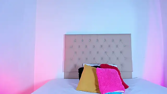 Snapshot of Zafiro__Brown chatting on 11-02-25, 11:56 Zafiro Brown online show from 11-02-25, 11:56