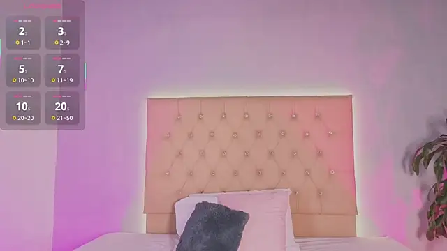 Snapshot of Zafiro__Brown chatting on 11-25-25, 12:05 Zafiro Brown online show from 11-25-25, 12:05