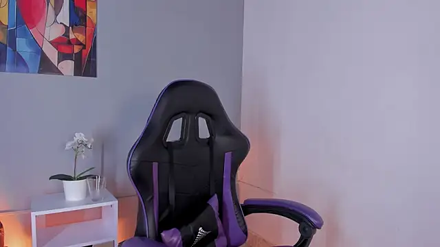 Zafiro  Brown online show from 04-10-26, 08:57