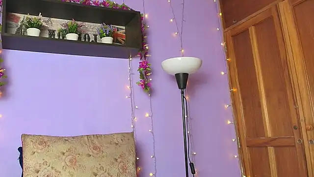 Dafne Mel online show from 10-30-25, 12:39