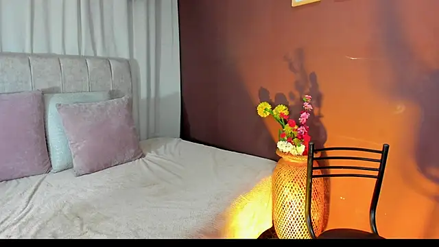 Dafne Mel online show from 11-29-25, 08:12