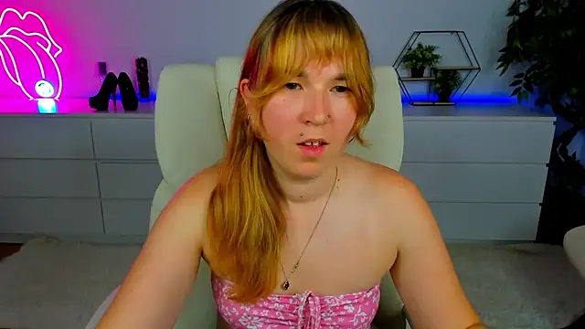 Sofii darling online show from 10-20-25, 04:18