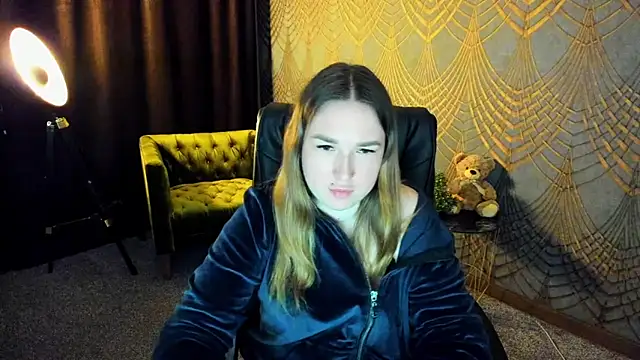 Sofii darling online show from 04-19-26, 04:39