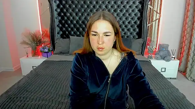 Snapshot of Sofii_darling chatting on 04-30-26, 04:35 Sofii darling online show from 04-30-26, 04:35