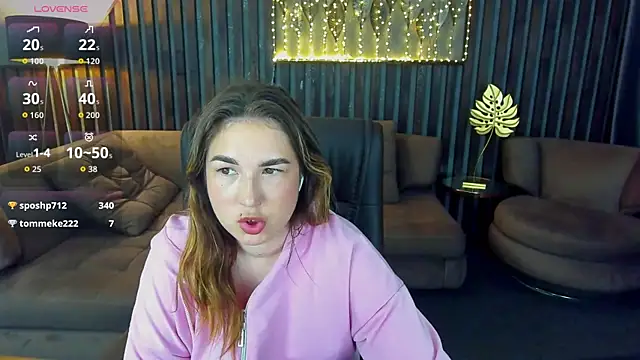 Snapshot of Sofii_darling chatting on 05-30-26, 04:42 Sofii darling online show from 05-30-26, 04:42