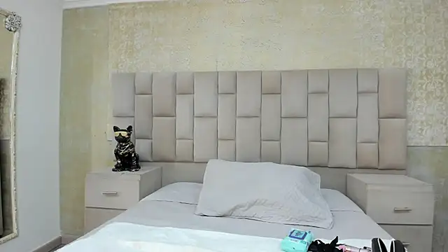 Snapshot of Starbutterflyy_ chatting on 10-02-25, 03:57 Starbutterflyy online show from 10-02-25, 03:57