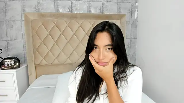 Snapshot of Starbutterflyy_ chatting on 10-12-25, 03:49 Starbutterflyy online show from 10-12-25, 03:49