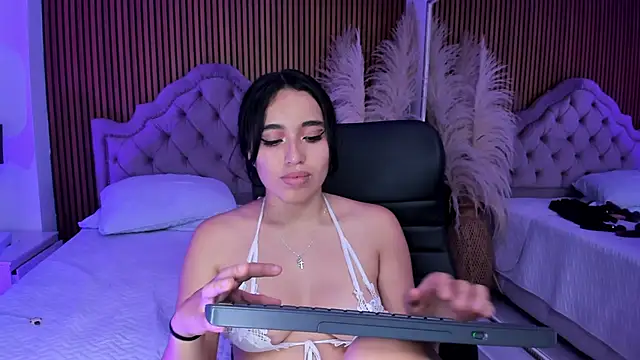 Starbutterflyy  online show from 03-02-26, 07:15