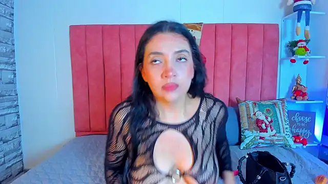 ashley Olsen online show from 11-23-25, 03:39