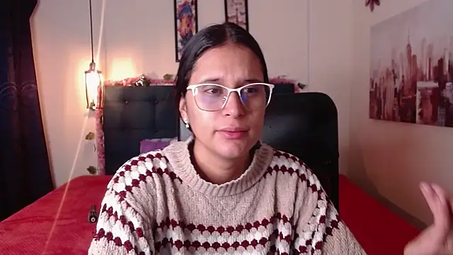 Snapshot of valentini_villa chatting on 09-15-25, 01:33 valentini villa online show from 09-15-25, 01:33