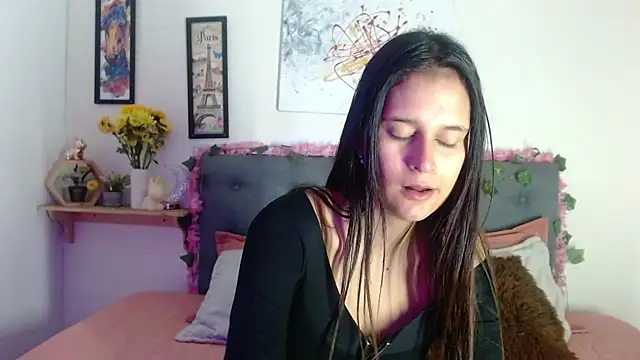 Snapshot of valentini_villa chatting on 09-21-25, 08:10 valentini villa online show from 09-21-25, 08:10