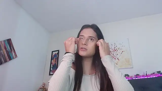 Snapshot of valentini_villa chatting on 10-22-25, 07:24 valentini villa online show from 10-22-25, 07:24