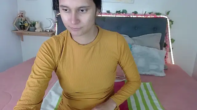 Snapshot of valentini_villa chatting on 10-23-25, 08:18 valentini villa online show from 10-23-25, 08:18