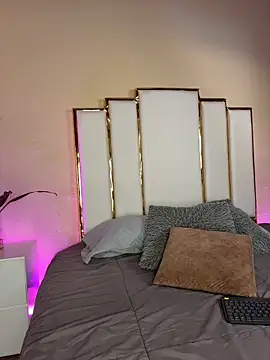 Alexandraa Gomez online show from 11-17-25, 08:36