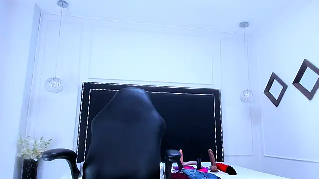 Snapshot of Ariana_costa chatting on 09-27-25, 01:49 Ariana costa online show from 09-27-25, 01:49