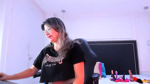 Snapshot of Ariana_costa chatting on 09-28-25, 02:33 Ariana costa online show from 09-28-25, 02:33