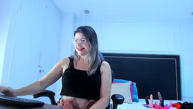 Snapshot of Ariana_costa chatting on 09-30-25, 01:27 Ariana costa online show from 09-30-25, 01:27