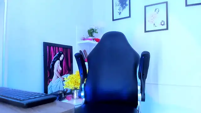 Snapshot of Ariana_costa chatting on 10-14-25, 07:03 Ariana costa online show from 10-14-25, 07:03