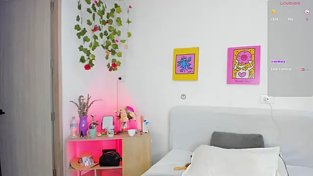 Snapshot of AprilAddams_ chatting on 09-13-25, 09:25 AprilAddams  online show from 09-13-25, 09:25