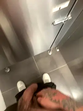 Snapshot of malek_xarx_ chatting on 09-18-25, 02:30 malek xarx online show from 09-18-25, 02:30