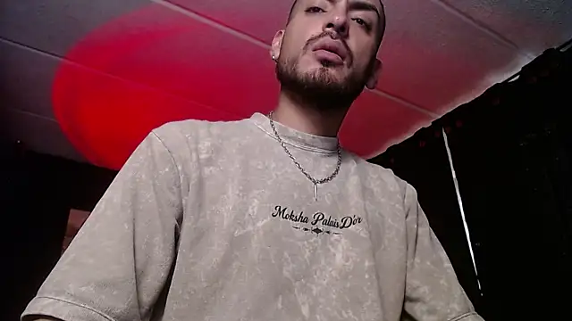 Snapshot of malek_xarx_ chatting on 10-26-25, 10:25 malek xarx online show from 10-26-25, 10:25