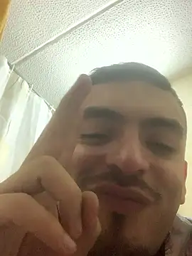 Snapshot of malek_xarx_ chatting on 11-19-25, 01:49 malek xarx online show from 11-19-25, 01:49