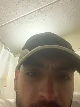 Snapshot of malek_xarx_ chatting on 12-14-25, 06:30 malek xarx online show from 12-14-25, 06:30