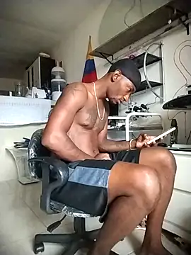 Snapshot of Jhoan_Simply chatting on 02-13-26, 11:50 Jhoan Simply online show from 02-13-26, 11:50