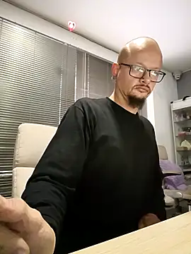 Snapshot of zain_kreigger chatting on 09-14-25, 05:34 zain kreigger online show from 09-14-25, 05:34