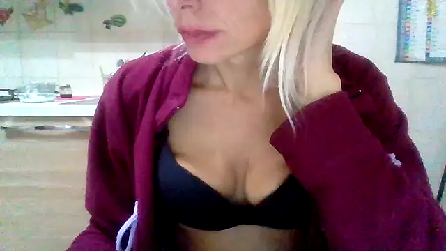 Snapshot of Kelly80 chatting on 11-14-25, 04:11 Kelly80 online show from 11-14-25, 04:11