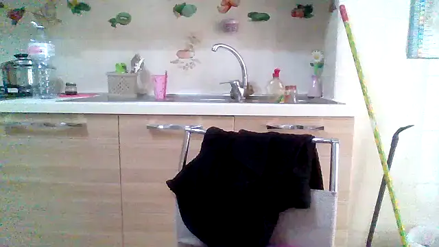 Snapshot of Kelly80 chatting on 11-20-25, 08:36 Kelly80 online show from 11-20-25, 08:36