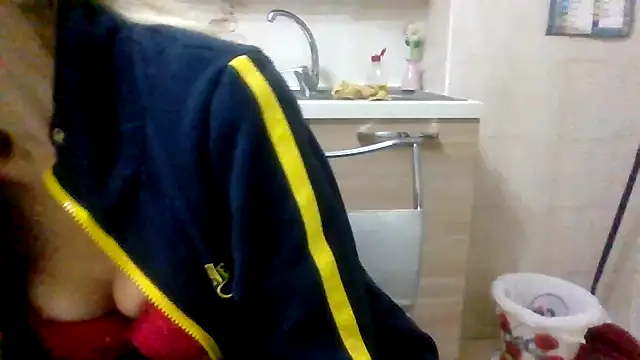 Snapshot of Kelly80 chatting on 11-24-25, 03:50 Kelly80 online show from 11-24-25, 03:50