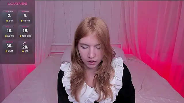 Snapshot of Iris_Rain chatting on 10-10-25, 12:37 Iris Rain online show from 10-10-25, 12:37