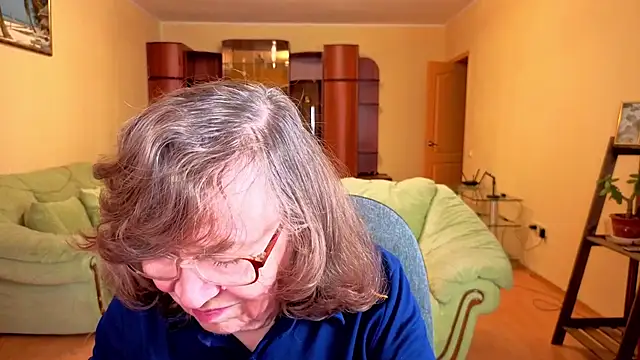 Betty Brick online show from 11-30-25, 10:25