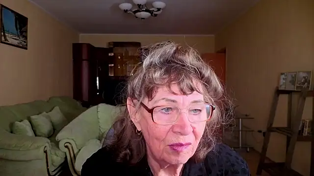Snapshot of Betty_Brick chatting on 01-15-26, 12:54 Betty Brick online show from 01-15-26, 12:54