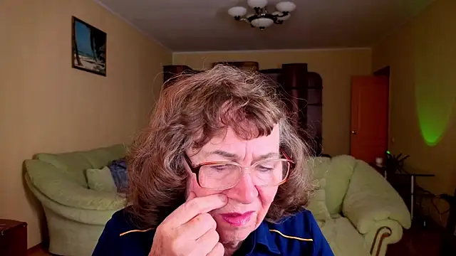 Snapshot of Betty_Brick chatting on 01-19-26, 06:17 Betty Brick online show from 01-19-26, 06:17