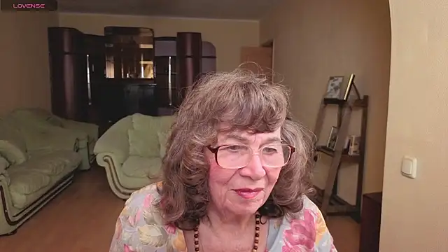 Betty Brick online show from 04-29-26, 01:59