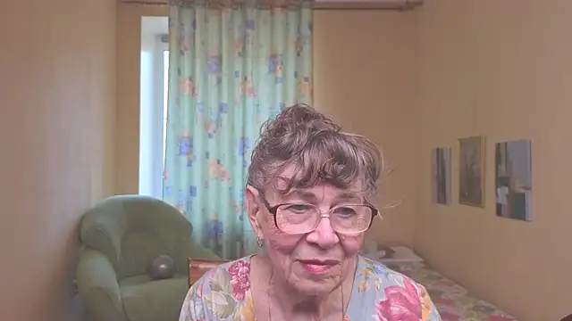 Betty Brick online show from 05-02-26, 11:48
