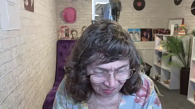 Betty Brick online show from 05-20-26, 07:47