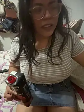 Snapshot of karysweetbeaury chatting on 10-10-25, 09:47 karysweetbeaury online show from 10-10-25, 09:47