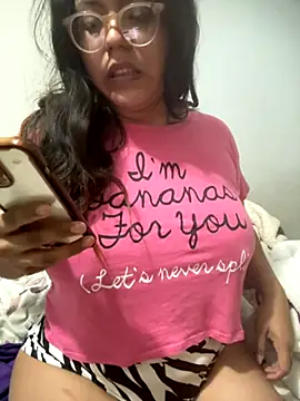 Snapshot of karysweetbeaury chatting on 10-23-25, 01:16 karysweetbeaury online show from 10-23-25, 01:16