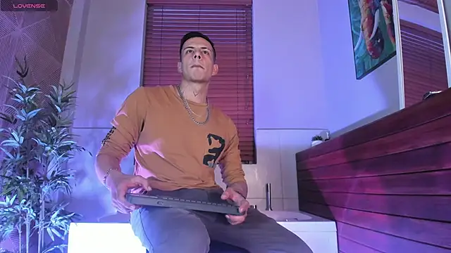 Snapshot of Dustin_Sonne chatting on 10-29-25, 03:42 Dustin Sonne online show from 10-29-25, 03:42