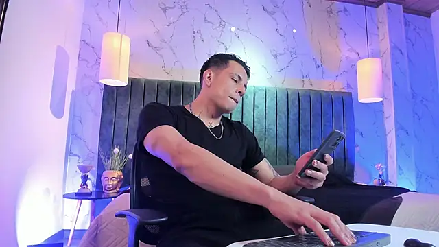 Dustin Sonne online show from 04-25-26, 03:42