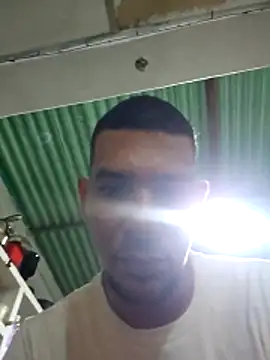 Snapshot of sexyboy_fox chatting on 12-16-25, 04:45 sexyboy fox online show from 12-16-25, 04:45