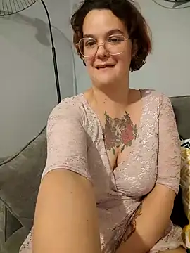 DadoTigresse online show from 10-18-25, 07:03