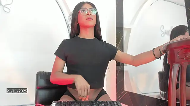 Vicky Hottman online show from 11-22-25, 04:22