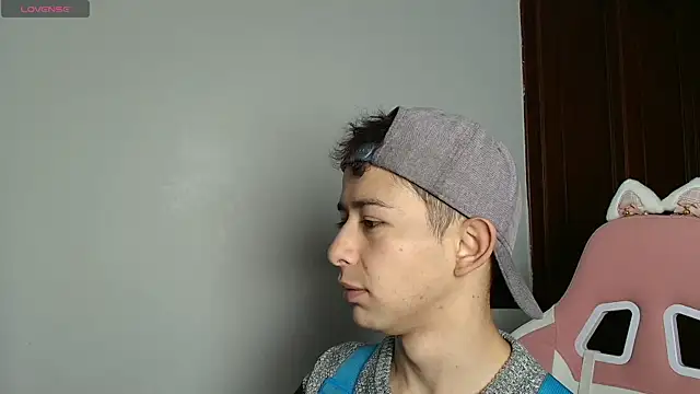 Aleecandrews online show from 10-17-25, 07:27