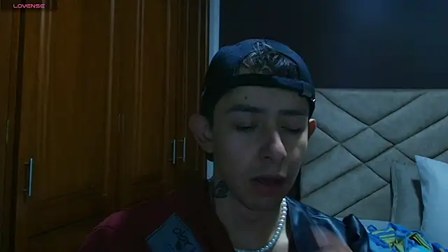 Snapshot of Aleecandrews chatting on 10-30-25, 07:47 Aleecandrews online show from 10-30-25, 07:47