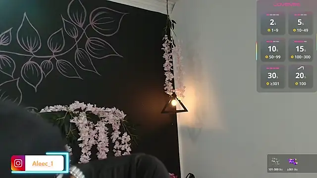 Snapshot of Aleecandrews chatting on 11-11-25, 07:25 Aleecandrews online show from 11-11-25, 07:25